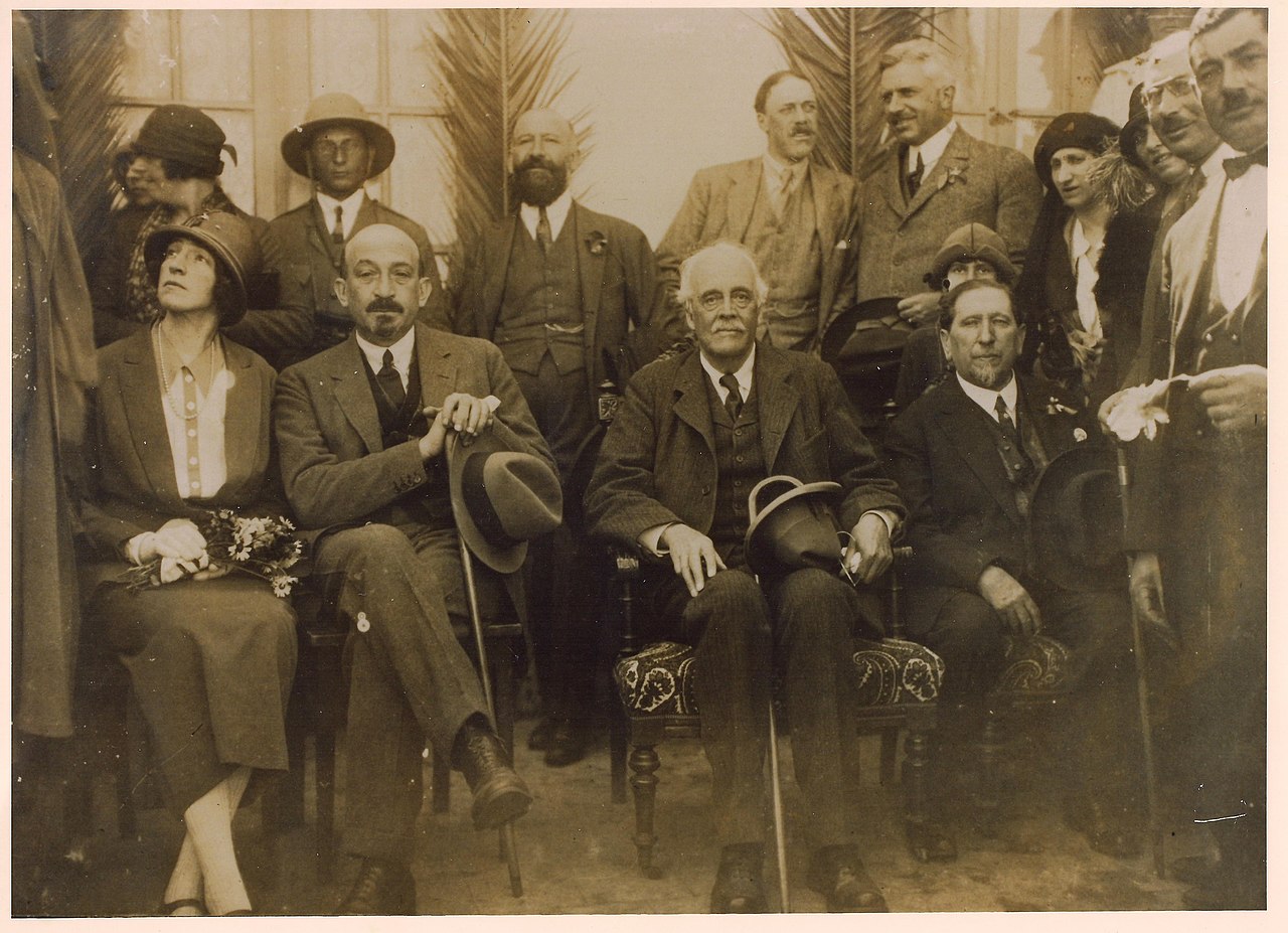 1280px Lord Balfour in Biyamina with Vera and Chaim Weizmann Nachum Sokolov and otehrs 1925 Avital Efrat