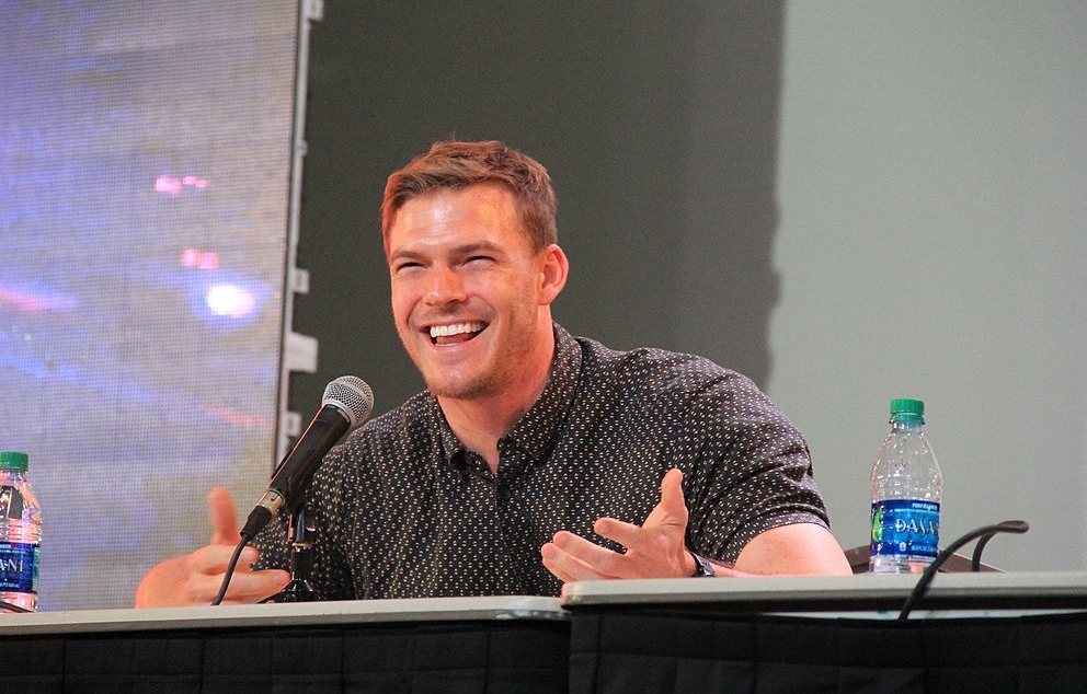 Alan Ritchson Daniel Benavides