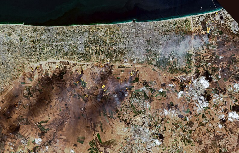 תמונת לוויין של השריפות בעוטף עזה ב-7 באוקטובר 2023