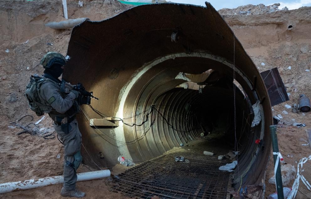 מנהרת לחימה של החמאס, מלחמת "חרבות ברזל"   מקור: דובר צה"ל