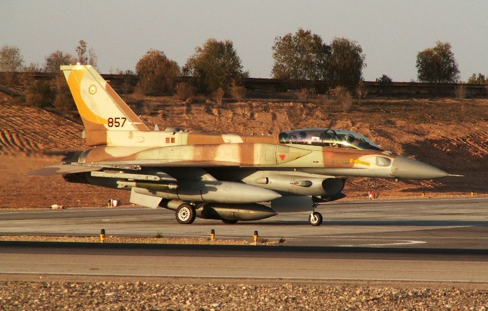 מטוס F-16I מתכונן להמראה במהלך מבצע עופרת יצוקה   מקור: ויקיפדיה (יוסי יערי)