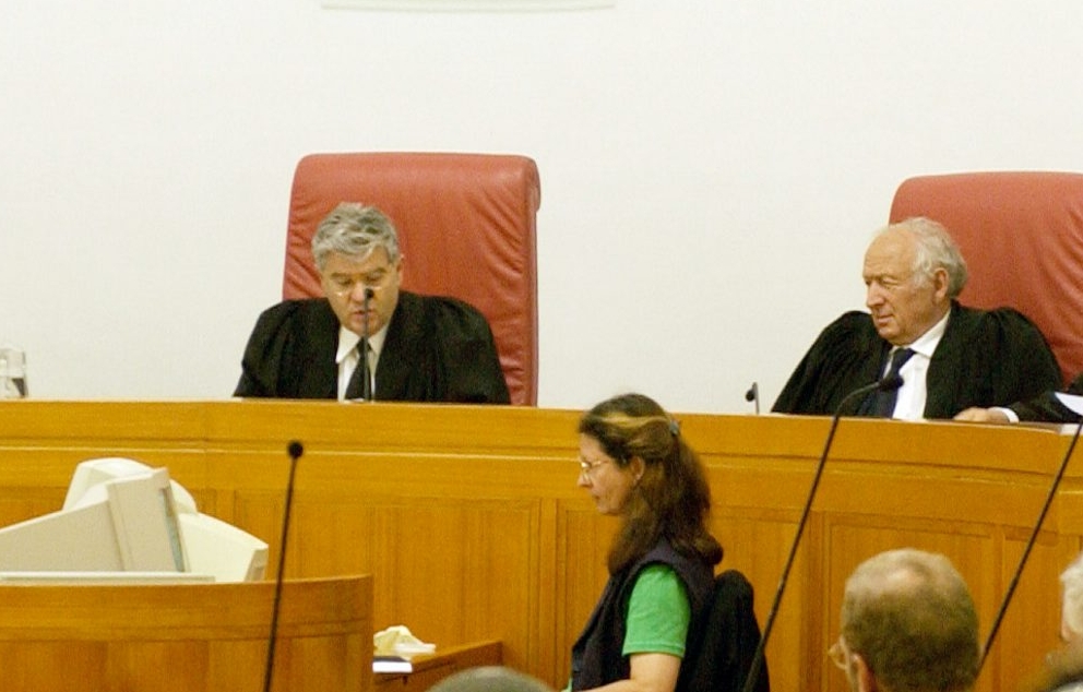 נשיא בית המשפט העליון אהרן ברק והשופט מישאל חשין   מקור: לע"מ (עמוס בן גרשום)