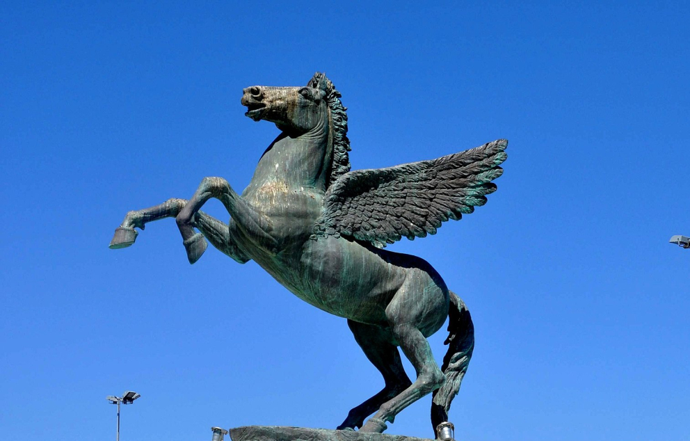 פסל פגסוס, קורינתוס, יווון   מקור: ויקיפדיה (כריס אוקספורד)