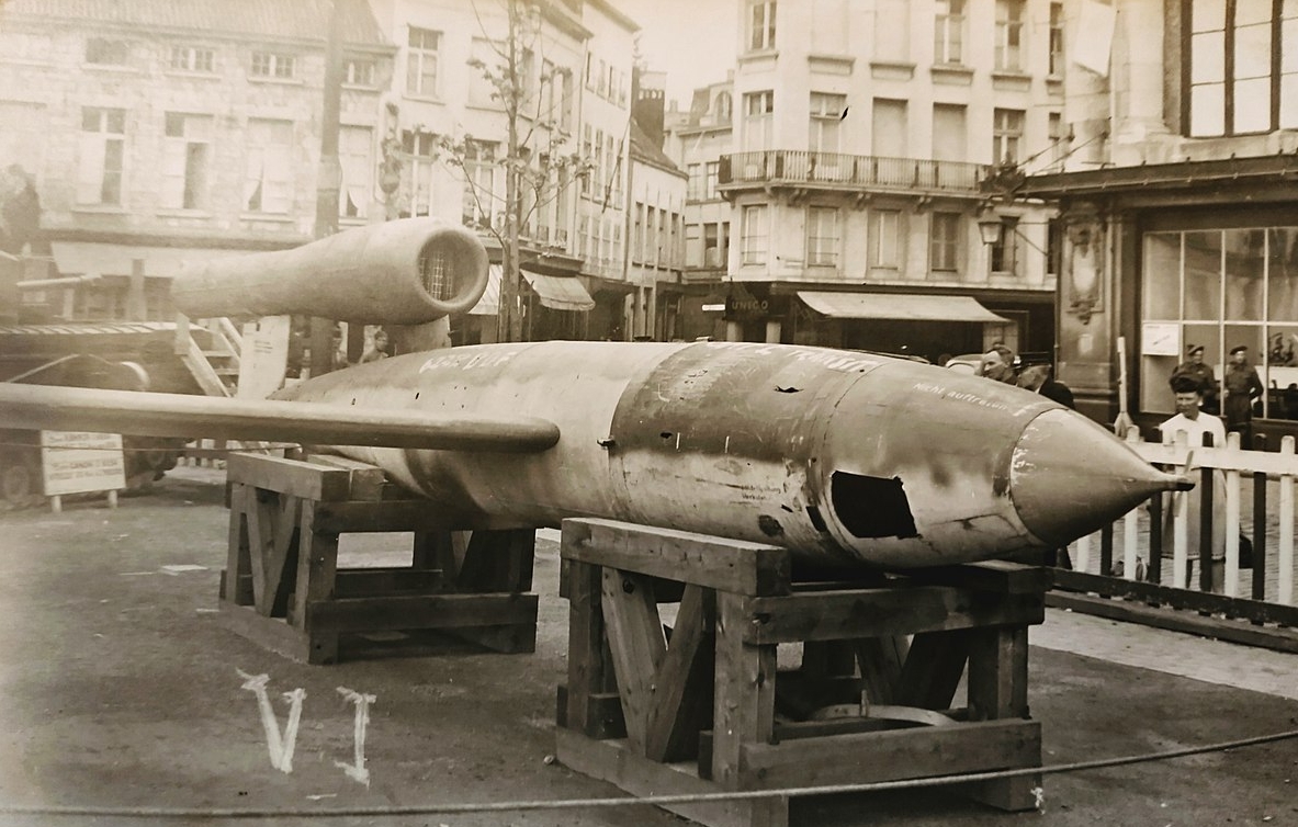 V 1 flying bomb